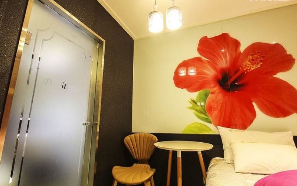 D Station Hotel